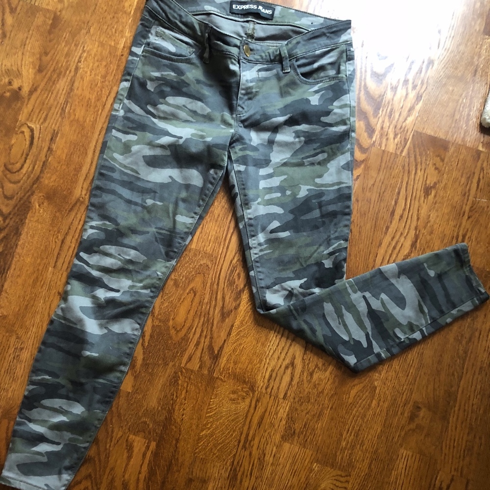 Camo skinny jeans